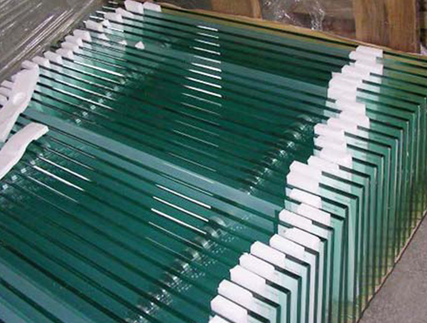 如何降低鋼化玻璃門的自爆？